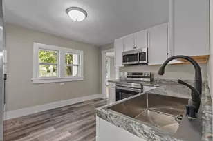 1021 Eastman St, Oshkosh, WI 54901 - Photo 3