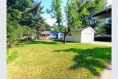 135 Robert Street, Clintonville, WI 54929 - Photo 5