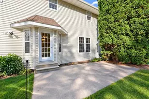 2141 Dorset Dr, Green Bay, WI 54311 - Photo 3