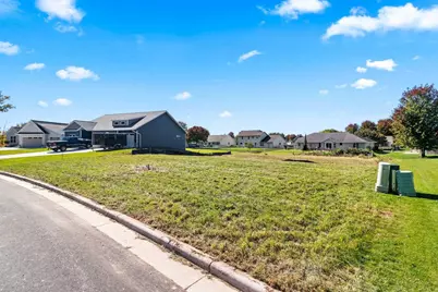 3204 Eclipse Drive, Green Bay, WI 54311 - Photo 3