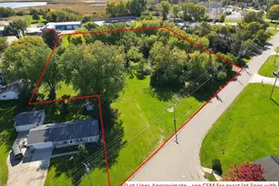 25 Lakeshore Dr, North Fond du Lac, WI 54937 - Photo 1