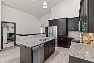2580 Bay Harbor Cir, Green Bay, WI 54304 - Photo 7