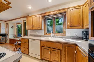 3225 S Scarlet Oak Ln, Appleton, WI 54915 - Photo 7