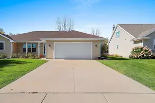 2182 W Melcorn Cir, De Pere, WI 54115 - Photo 59