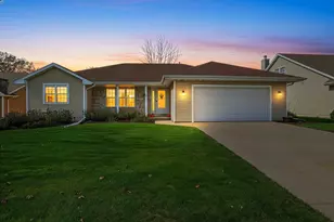 2182 W Melcorn Cir, De Pere, WI 54115 - Photo 61