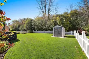 2182 W Melcorn Cir, De Pere, WI 54115 - Photo 37