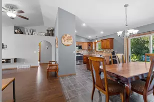 2182 W Melcorn Cir, De Pere, WI 54115 - Photo 9