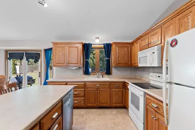 2838 Woodale Avenue, Green Bay, WI 54313 - Photo 9