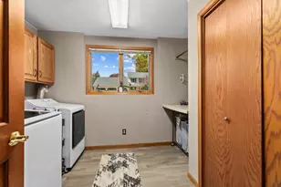 1605 Meadowbreeze Cir, Neenah, WI 54956 - Photo 43