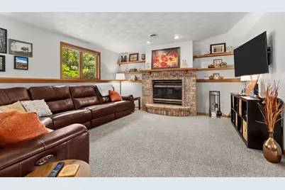 1605 Meadowbreeze Circle, Neenah, WI 54956 - Photo 35