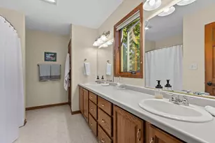 1605 Meadowbreeze Cir, Neenah, WI 54956 - Photo 27
