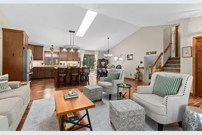 1605 Meadowbreeze Circle, Neenah, WI 54956 - Photo 15