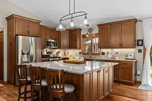 1605 Meadowbreeze Cir, Neenah, WI 54956 - Photo 7