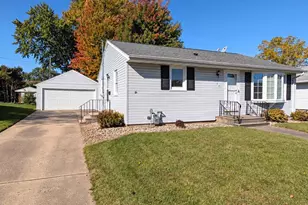 157 N Lark St, Oshkosh, WI 54902 - Photo 1