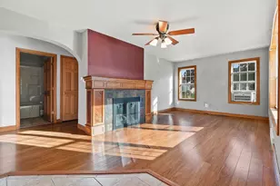 1821 S 18th St, Manitowoc, WI 54220 - Photo 3