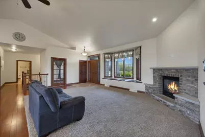 334 Whispering Creek Court, Green Bay, WI 54303 - Photo 5