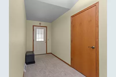 2770 Havenwood Drive #B, Oshkosh, WI 54902 - Photo 7
