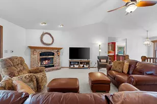 102 Acreview Dr, De Pere, WI 54115 - Photo 11