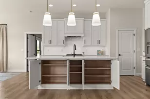 4265 N Deer Valley Ct, Appleton, WI 54913 - Photo 5