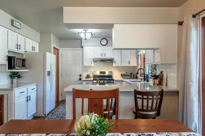 1267 Snowdon Drive, Oshkosh, WI 54904 - Photo 9