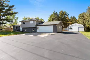 N2925 Pioneer Rd, Clintonville, WI 54929 - Photo 3