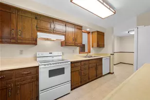 2911 S Dellwood St, Appleton, WI 54915 - Photo 11