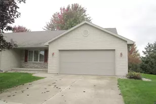 1759 Briarwood Ct, De Pere, WI 54115 - Photo 3