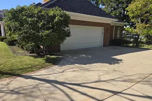 326 Braebourne Ct, Green Bay, WI 54301 - Photo 71