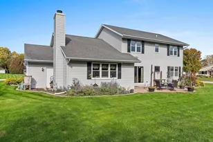 223 Mandella Ct, Neenah, WI 54956 - Photo 5