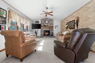 223 Mandella Ct, Neenah, WI 54956 - Photo 19