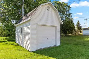 1134 N Locust St, Green Bay, WI 54303 - Photo 43