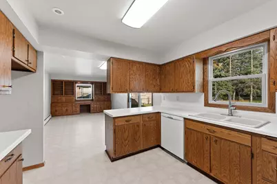 1134 N Locust Street, Green Bay, WI 54303 - Photo 9