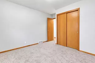 2210 Richmond Ave, Manitowoc, WI 54220 - Photo 21