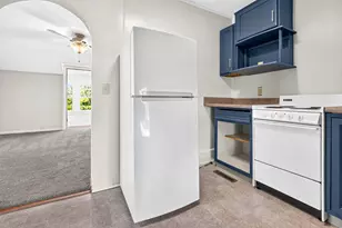 709 W New York Ave, Oshkosh, WI 54901 - Photo 29