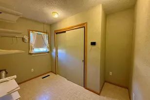 728 W 5th Ave, Oshkosh, WI 54902 - Photo 9
