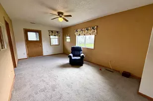 728 W 5th Ave, Oshkosh, WI 54902 - Photo 5