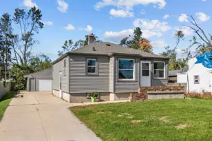 994 Claude St, Menasha, WI 54952 - Photo 1