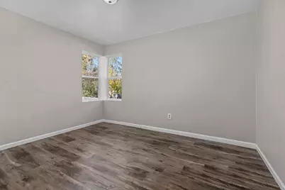 994 Claude Street, Menasha, WI 54952 - Photo 9