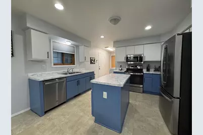 207 Park Lane, Clintonville, WI 54929 - Photo 7