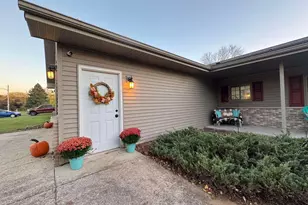 207 Park Ln, Clintonville, WI 54929 - Photo 3