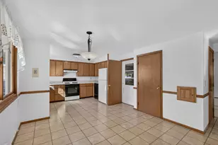 1608 Harold St, Green Bay, WI 54302 - Photo 7