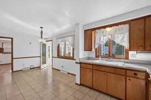 1608 Harold St, Green Bay, WI 54302 - Photo 3