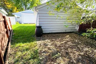 4855 N 86th St, Milwaukee, WI 53225 - Photo 7