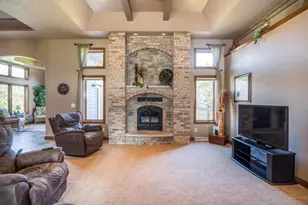 W2244 Secluded Ct, Kaukauna, WI 54130 - Photo 9