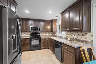 1627 Nancy Ave, Green Bay, WI 54303 - Photo 9