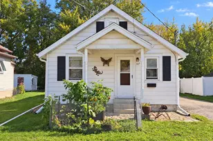 127 Plummer Ave, Neenah, WI 54956 - Photo 3
