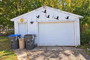 127 Plummer Ave, Neenah, WI 54956 - Photo 5