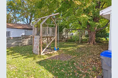 127 Plummer Avenue, Neenah, WI 54956 - Photo 9