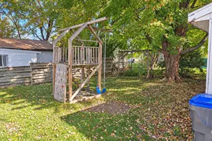 127 Plummer Ave, Neenah, WI 54956 - Photo 9