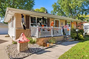 2219 N Elinor St, Appleton, WI 54914 - Photo 3